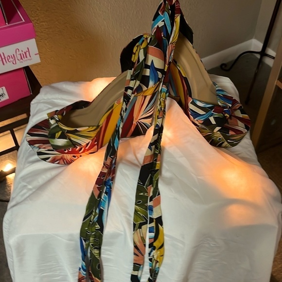 Gently used 8 inch wedge floral pattern heeled sandals size 9 dressy - Picture 1 of 8